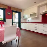 Gavian House Casa de Férias