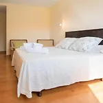 Gavian House Casa de Férias